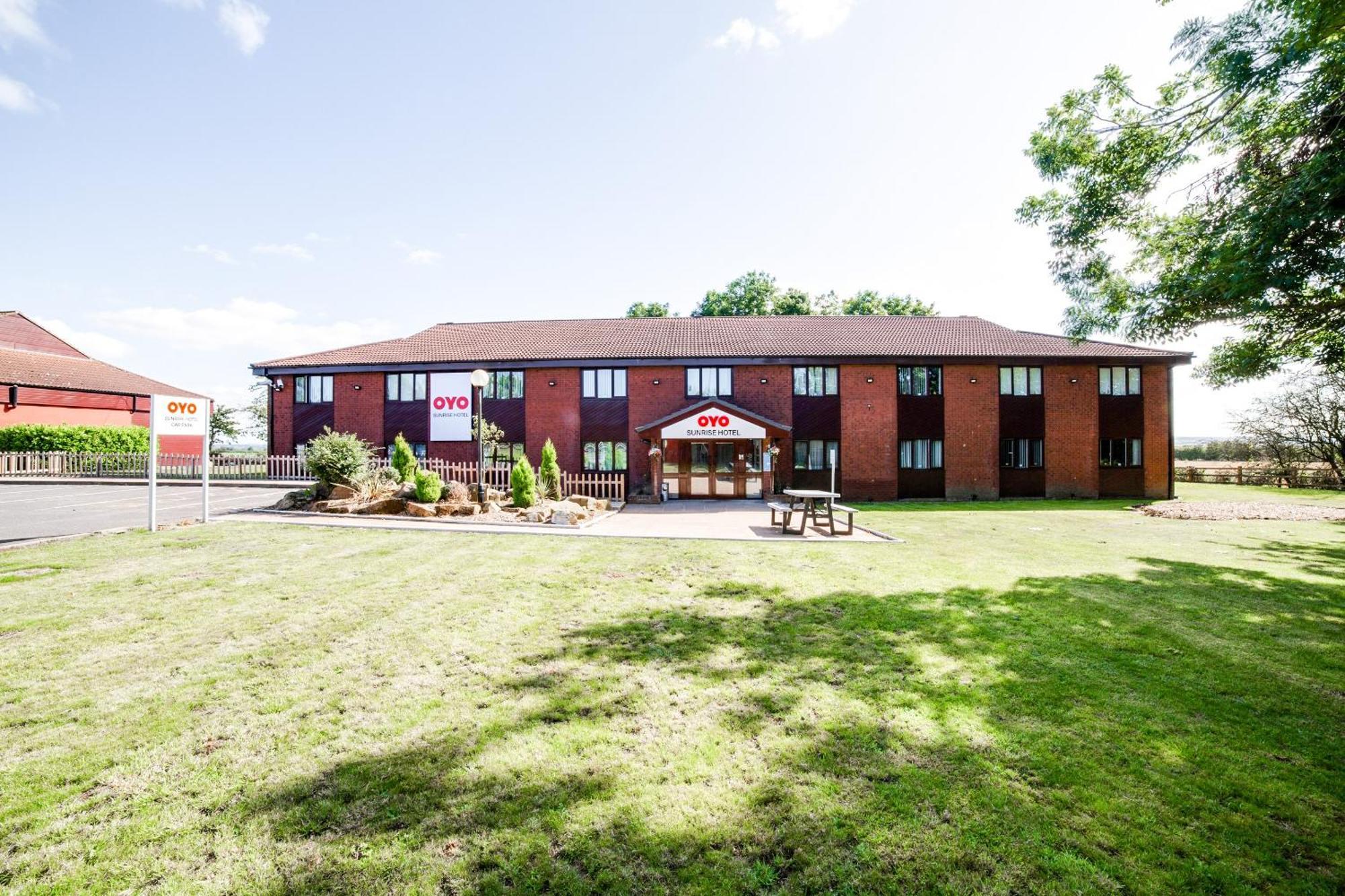 Hotel Oyo Sunrise Hotel, A46 N Leicester 3*